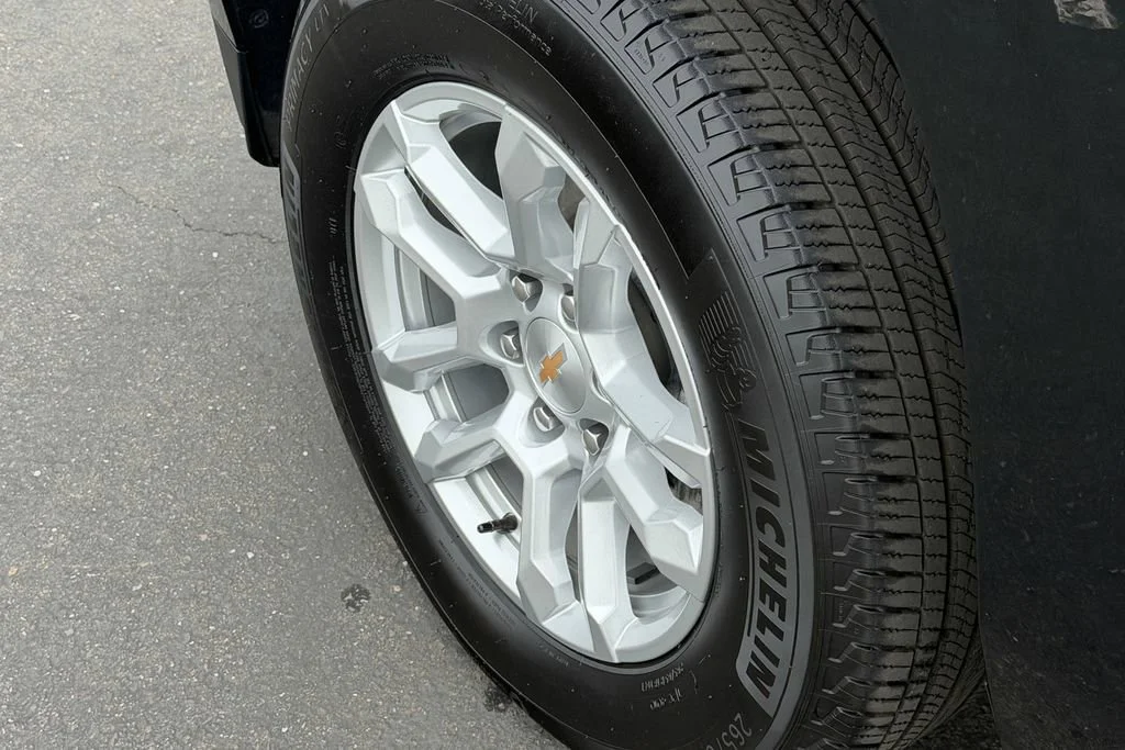Used 2025 Black Chevrolet LT image 9