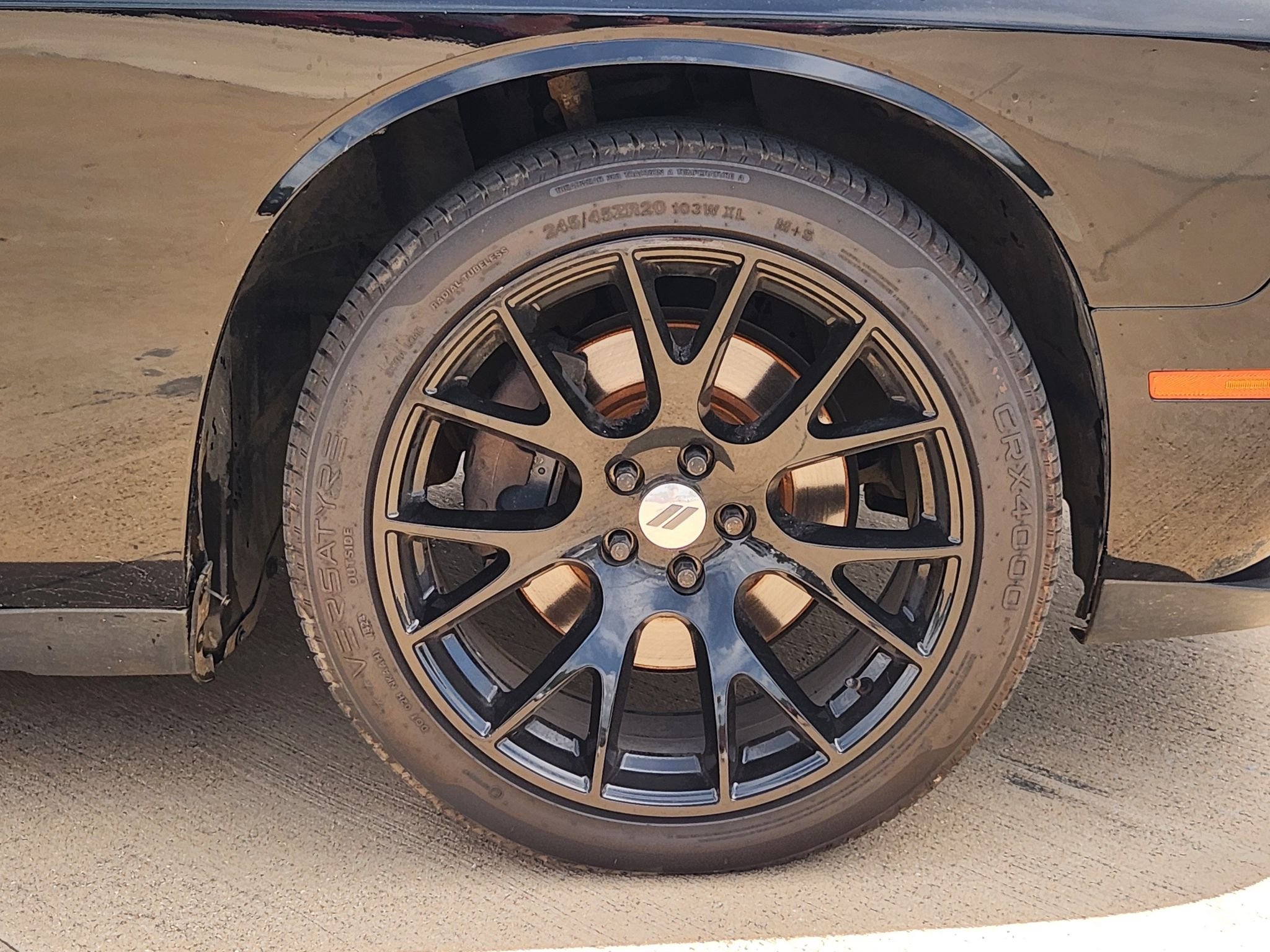 Used 2018 Pitch Black Clearcoat Dodge SXT image 9
