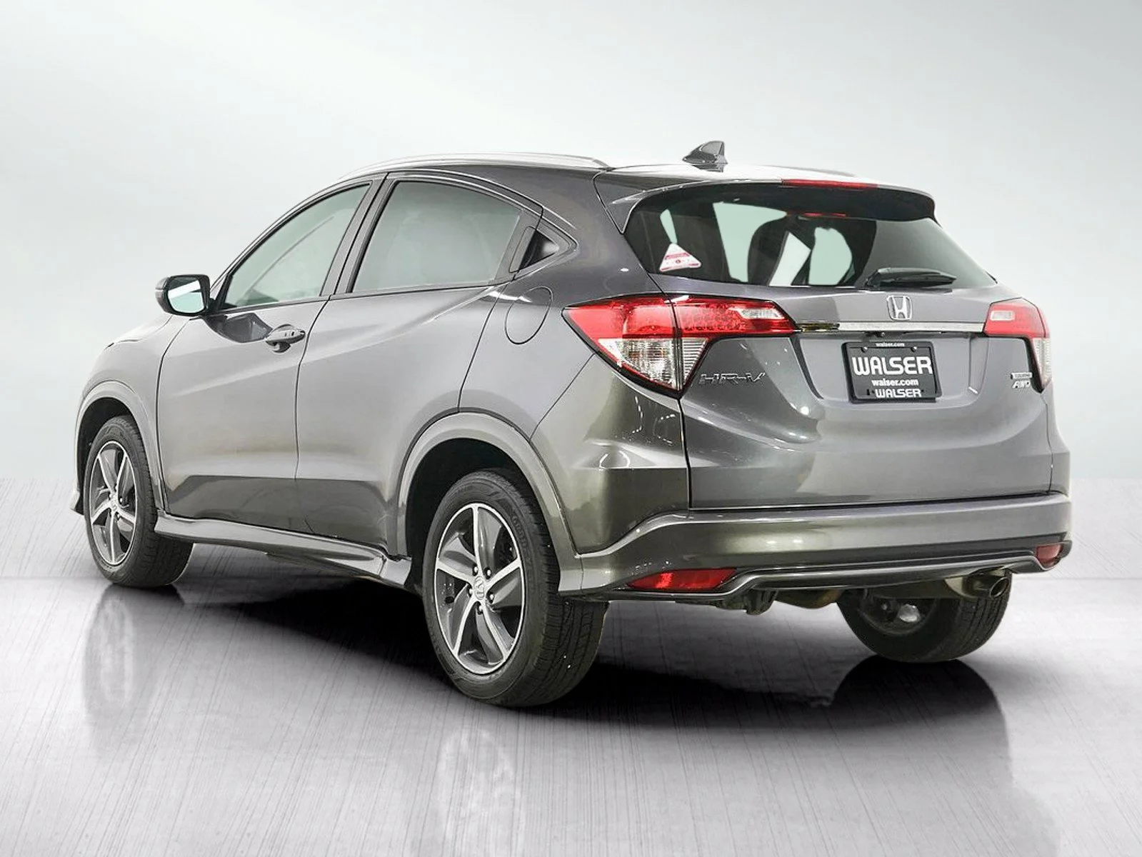 Used 2019  Honda 5D WAGON TOURING 4WD AUTO image 3