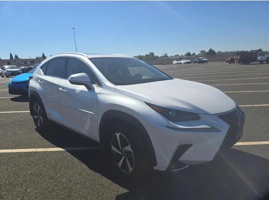 Used 2020 Eminent White Pearl Lexus 300h image 2