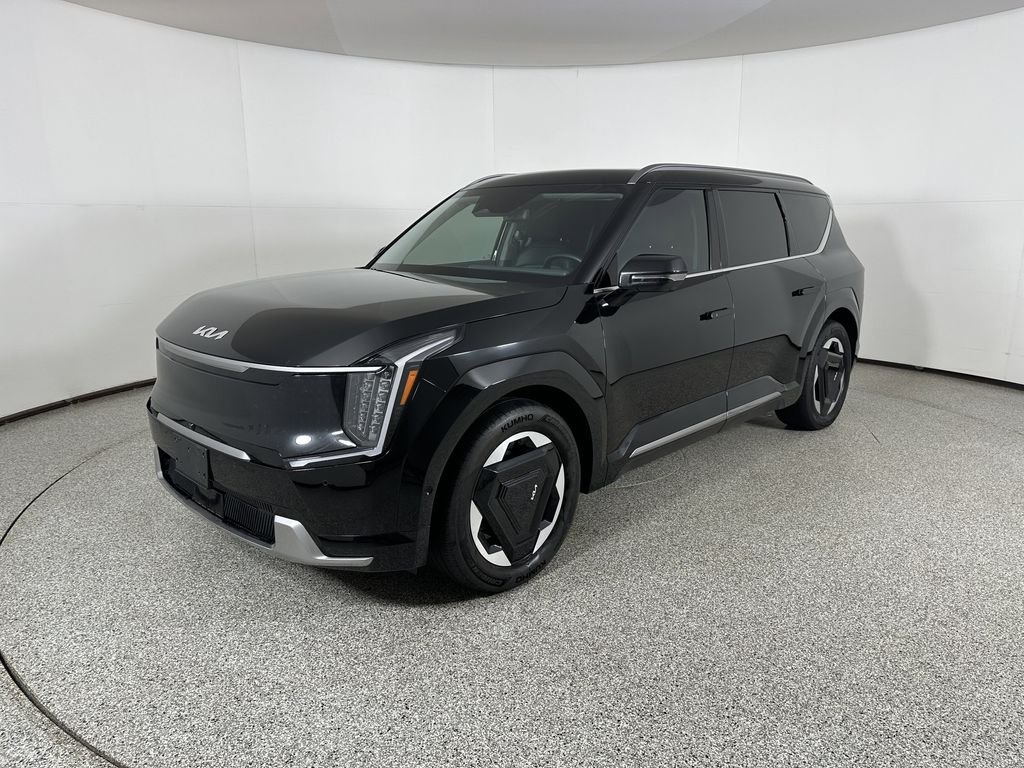 Used 2024 Black Kia Land image 1
