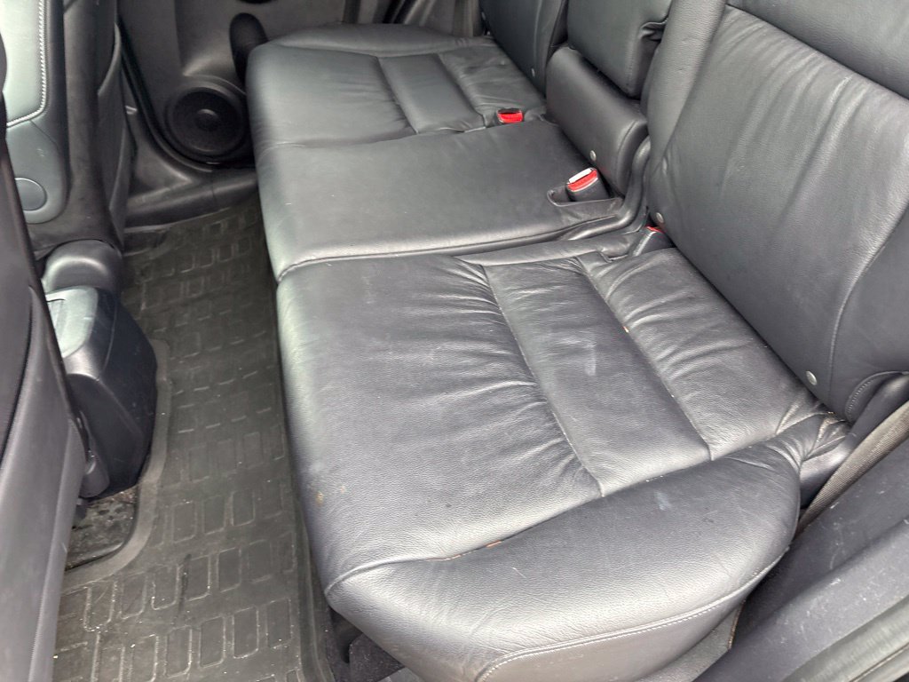 Used 2011 Black Honda EX-L image 37