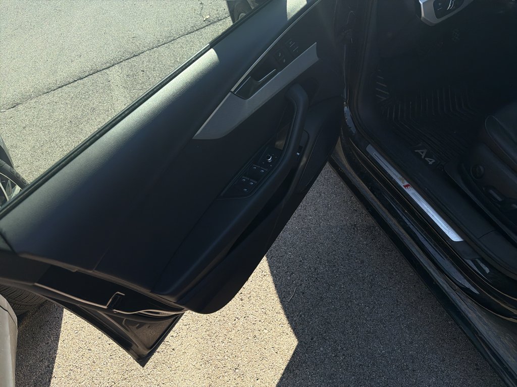 Used 2018 Mythos Black Metallic Audi Premium Plus image 8