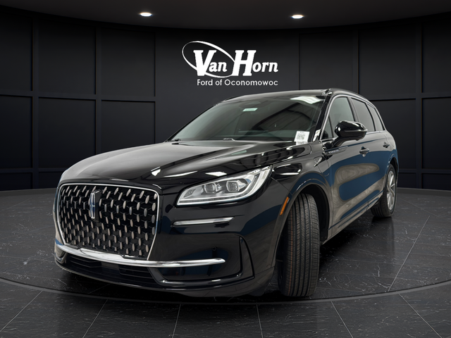 Used 2025 Infinite Black Metallic Clearcoat Lincoln Grand Touring image 3