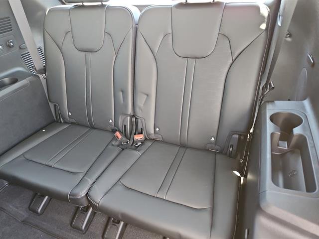 2025 Kia Sorento S - Photo 17