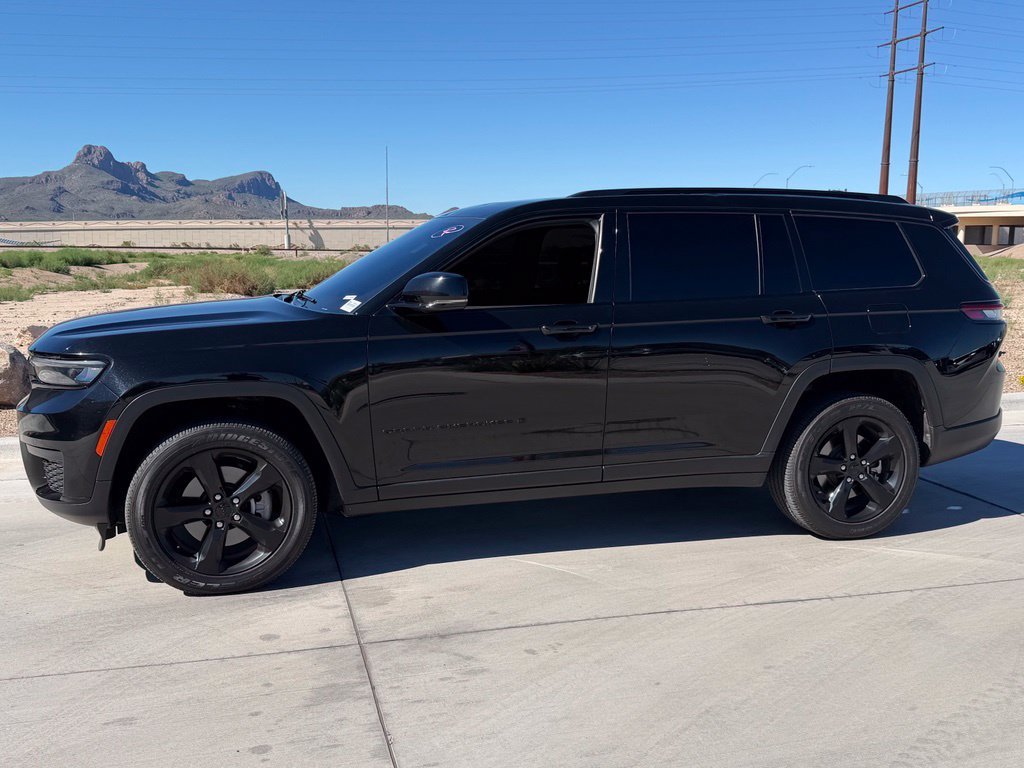Used 2024 Black Jeep Altitude X image 5
