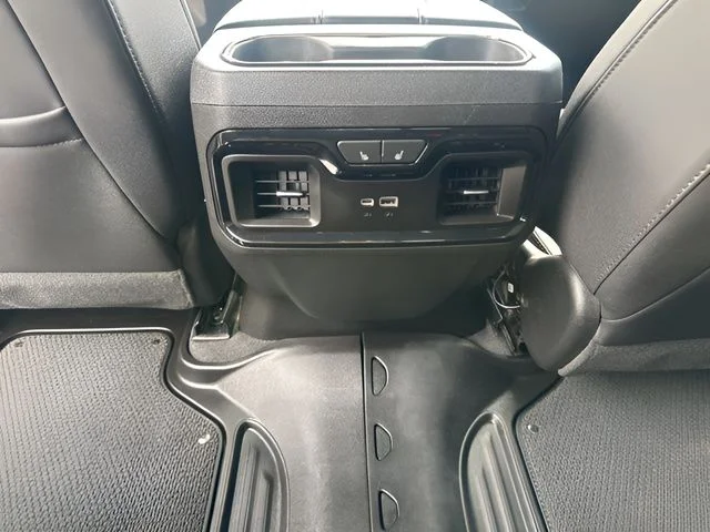 Used 2024 White GMC AT4 image 20