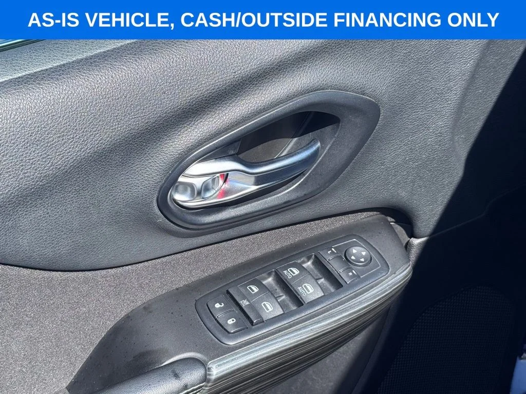 Used 2014 True Blue Jeep Latitude image 10
