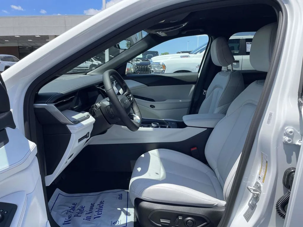 New 2026 Bright White Clearcoat Jeep Limited image 26