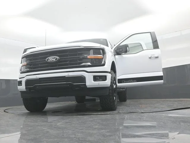 New 2026 Oxford White Ford XLT image 32