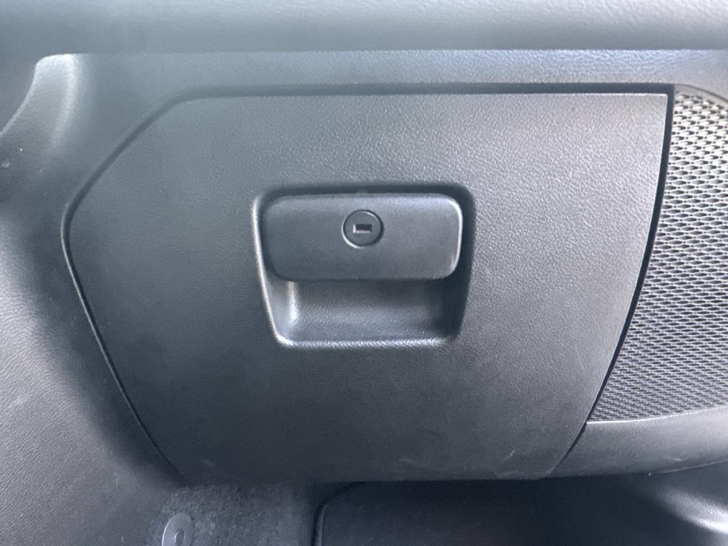 Used 2023 White Jeep Altitude image 28