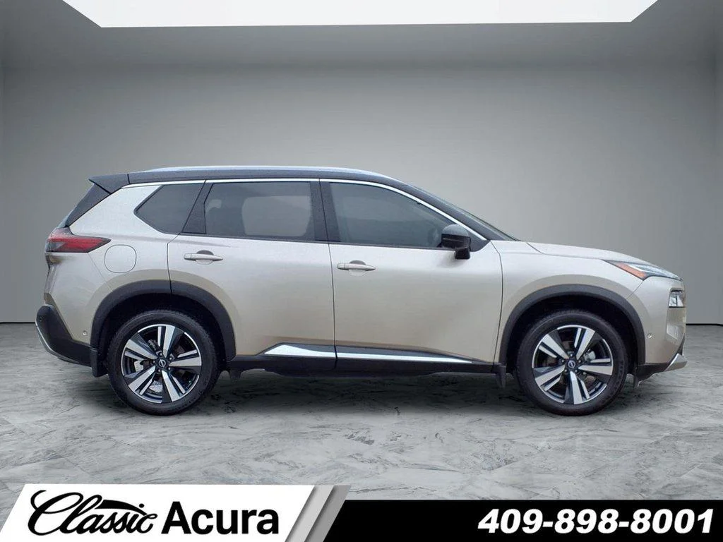 Used 2022 Champagne Silver Metallic Nissan Platinum FWD image 8