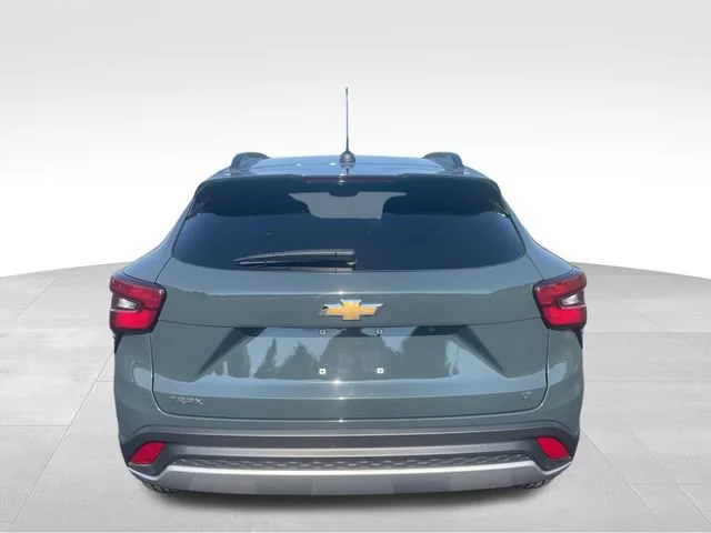 Used 2025 Cypress Gray Chevrolet LT image 4