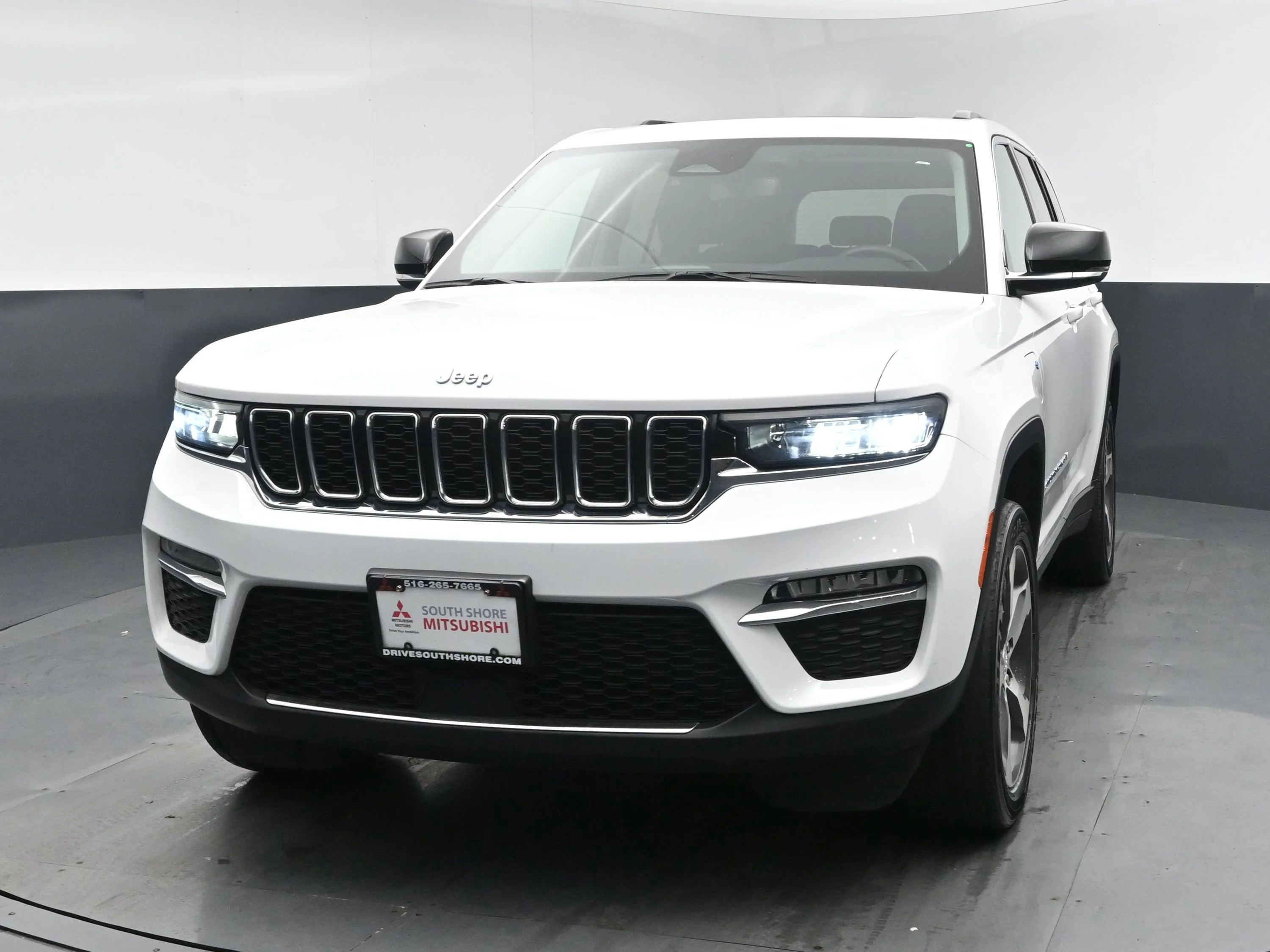 2023 Jeep Grand Cherokee 4xe 4x4's photo