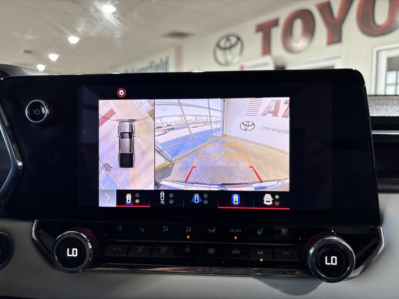 Used 2023 Onyx Black GMC 4WD AT4X image 18