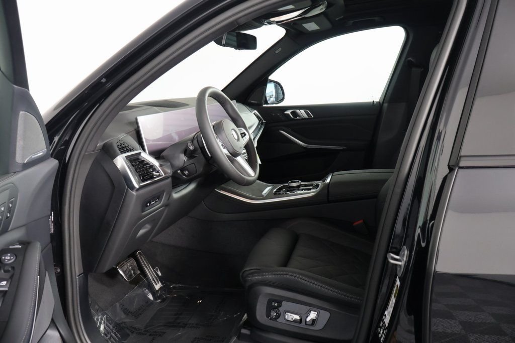 New 2026 Black Sapphire Metallic BMW xDrive40i image 5