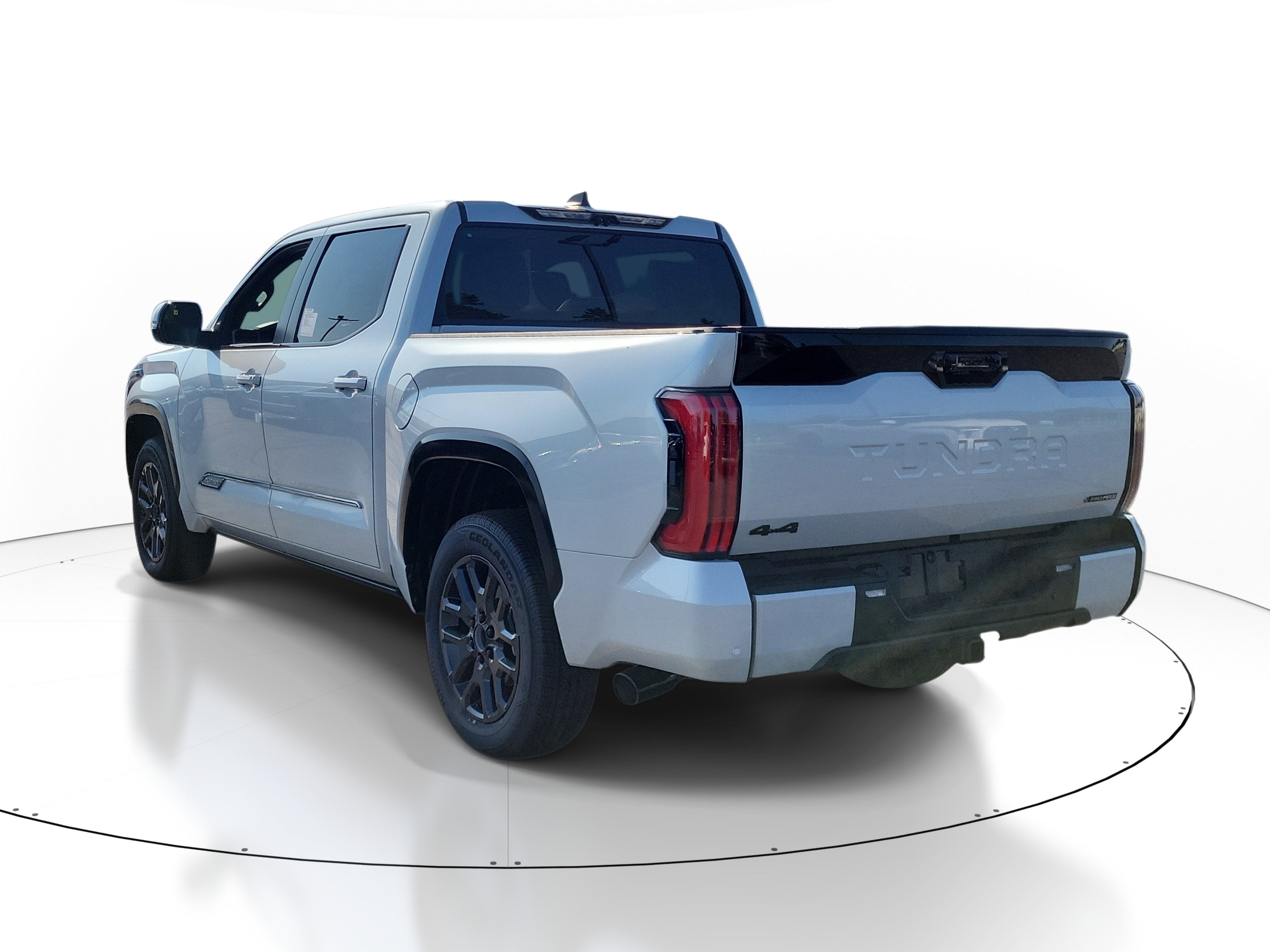 New 2026 Wind Chill Pearl <sup>1</sup> Toyota Tundra Platinum image 3
