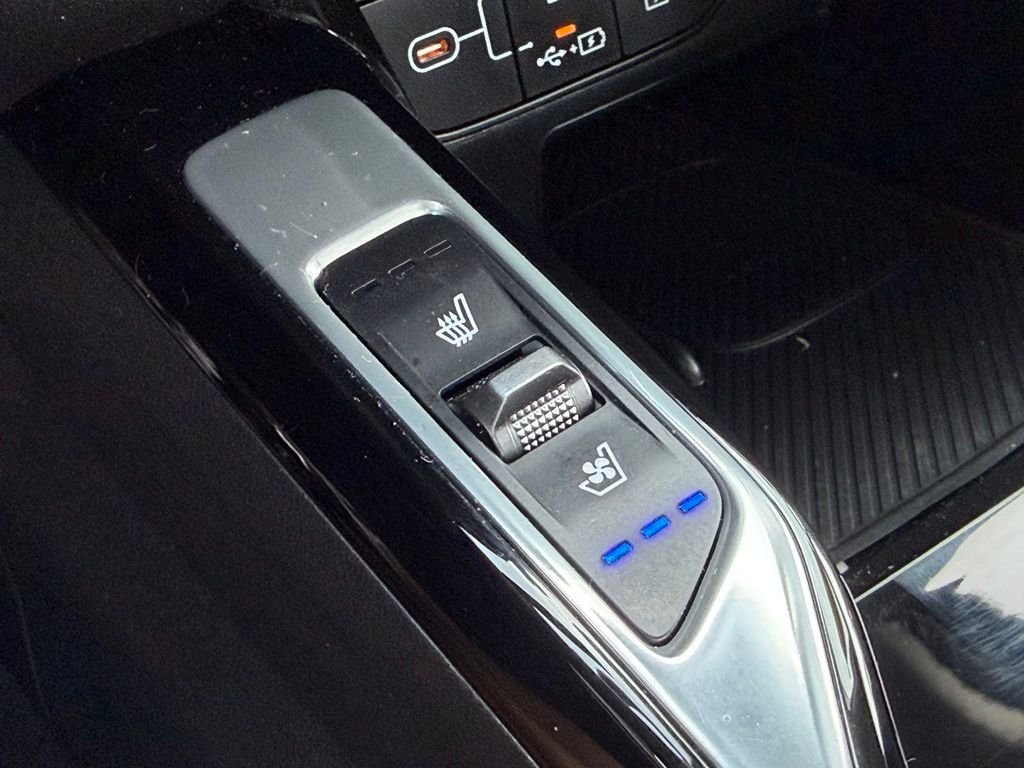 Used 2024 Black Kia SX image 42