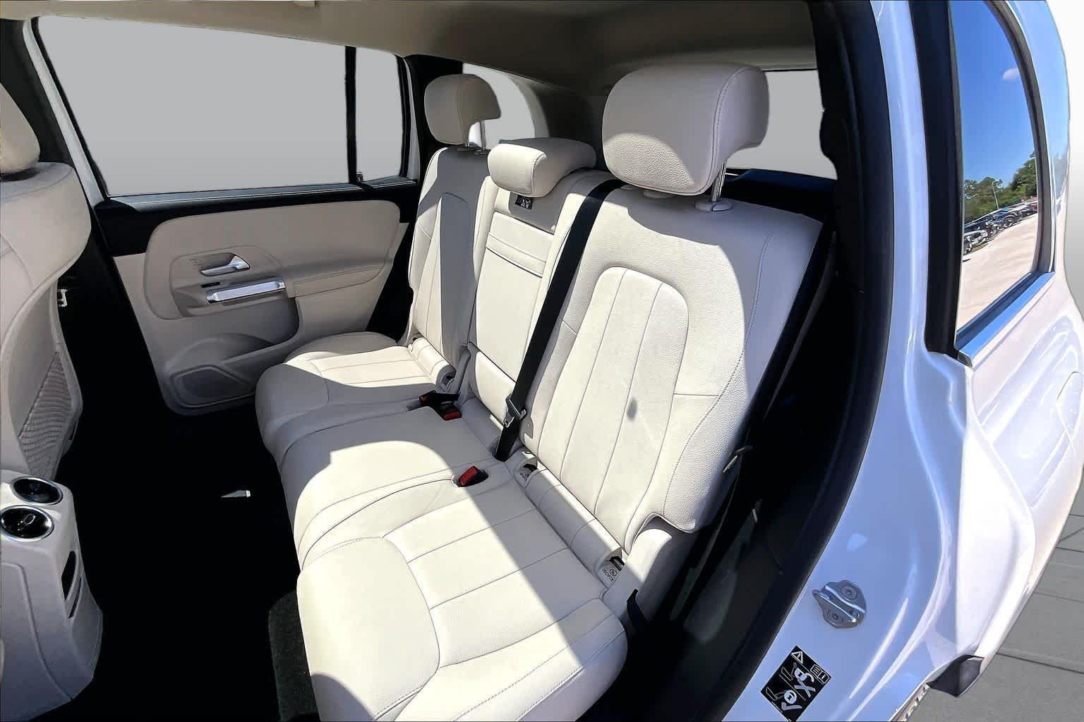 Used 2023 Polar White Mercedes-Benz GLB 250 image 18