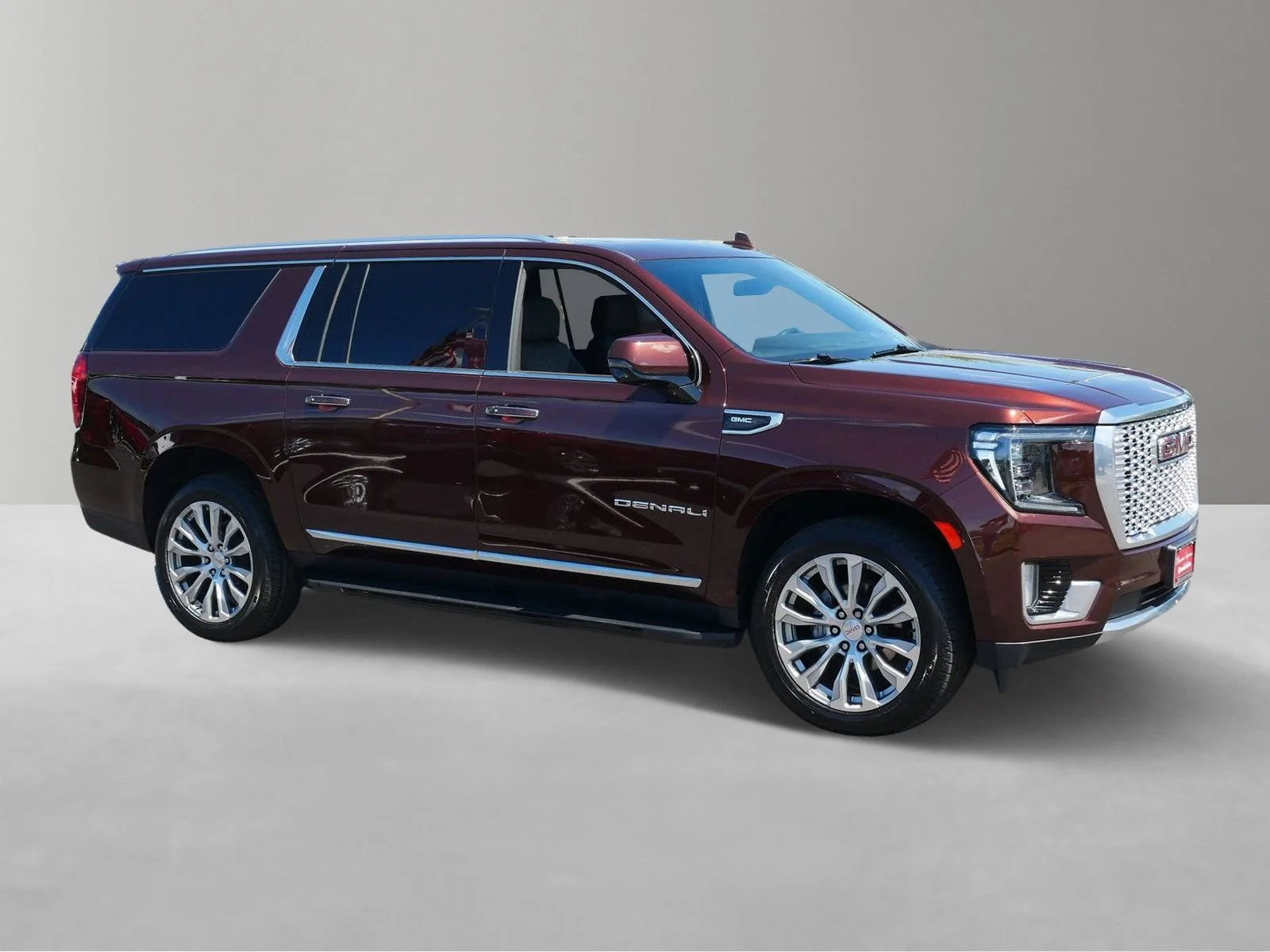 Used 2022 GMC Yukon XL Denali with VIN 1GKS2JKLXNR255116 for sale in White Bear Lake, Minnesota