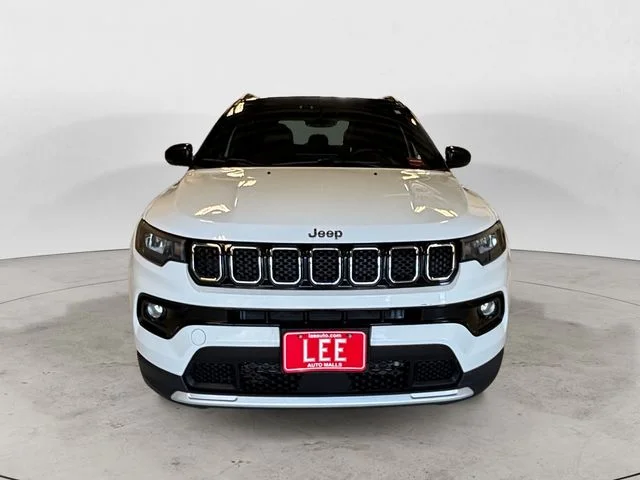 Used 2023 White Jeep Limited image 9