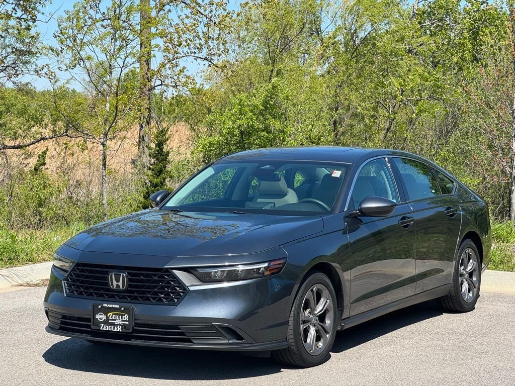 Used 2023 Meteorite Gray Metallic Honda EX image 3