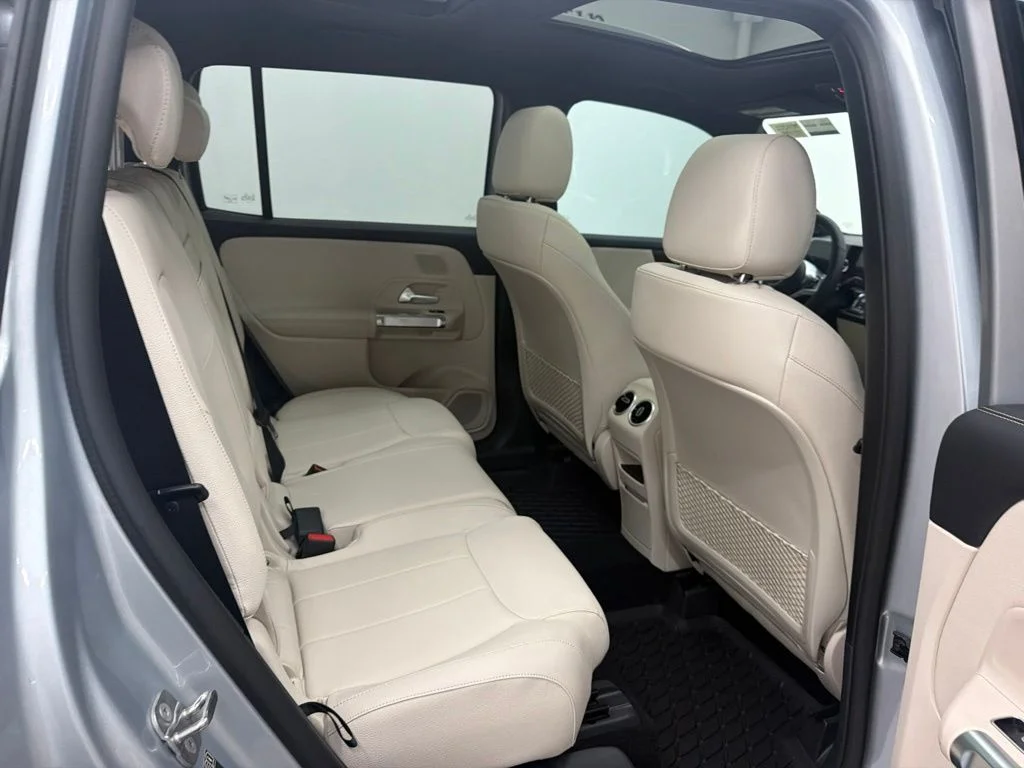 New 2026 Silver Mercedes-Benz GLB 250 image 23