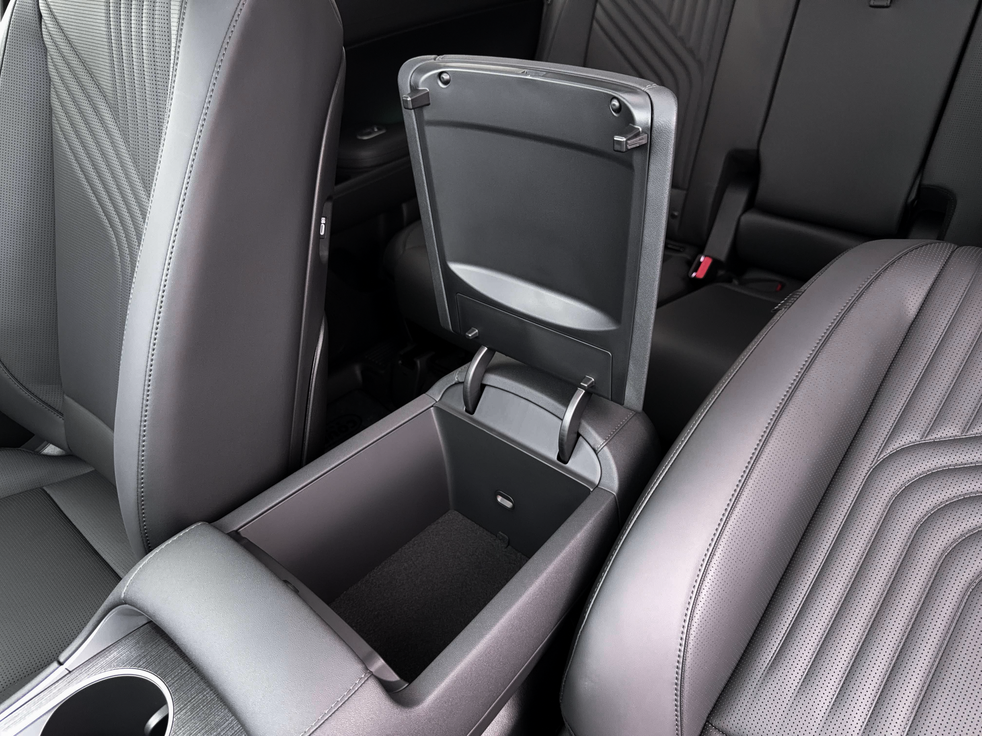 New 2027 Gray Hyundai SEL Premium 8P image 18