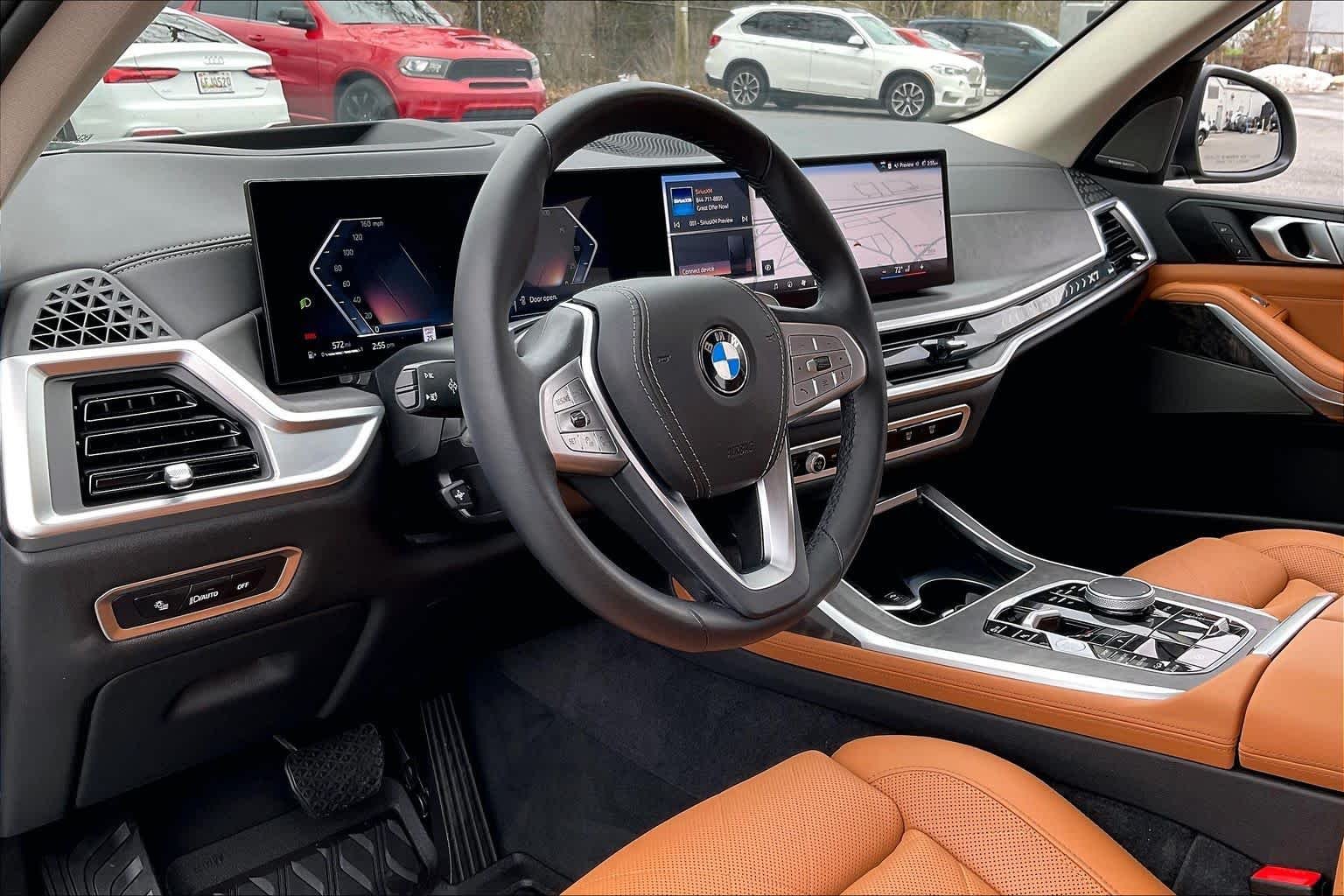 Used 2025 Black Sapphire Metallic BMW xDrive40i image 17