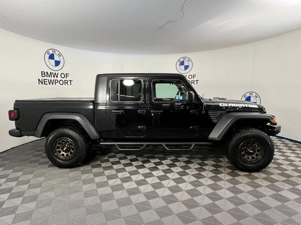 Used 2020 Black Jeep Sport image 5