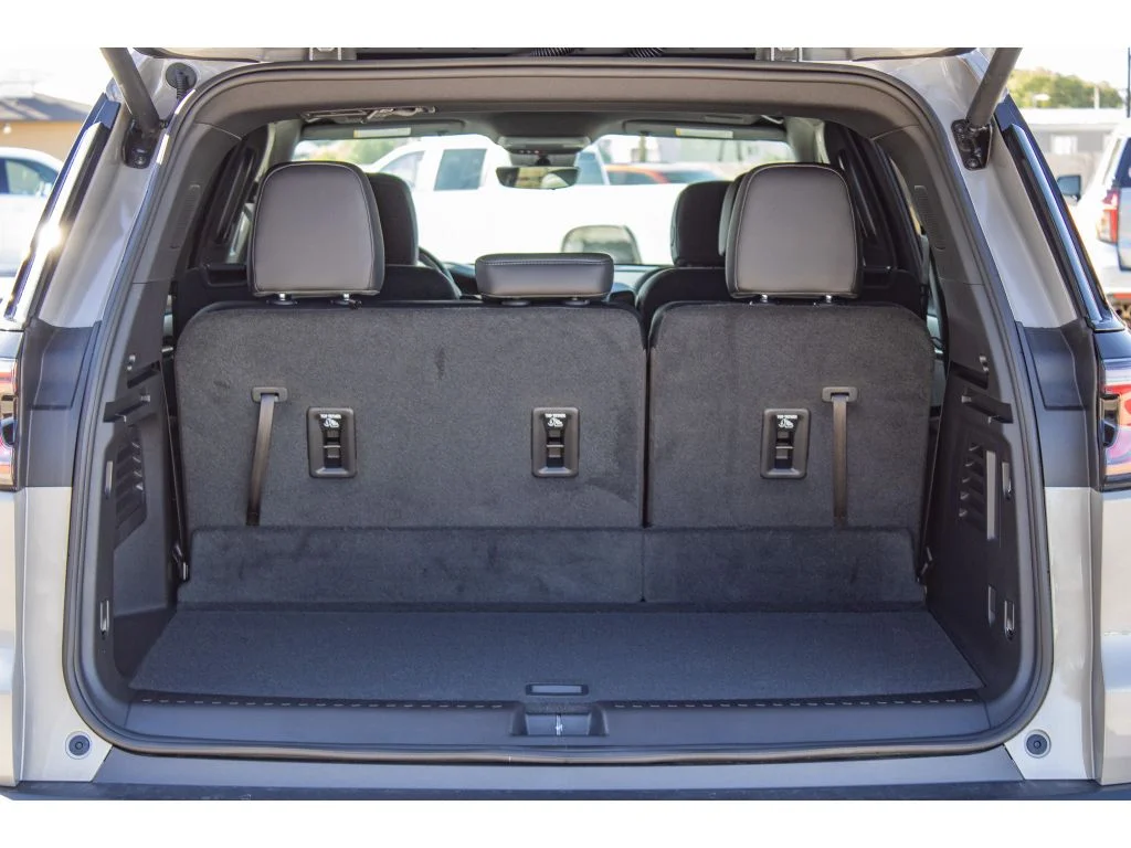 New 2026 RIVERSTONE METALLIC GMC AWD AT4 image 12