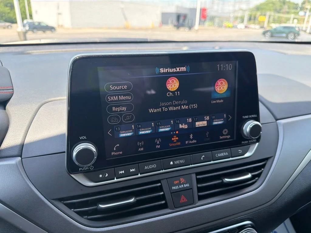 Used 2025 Gray Nissan SR image 19