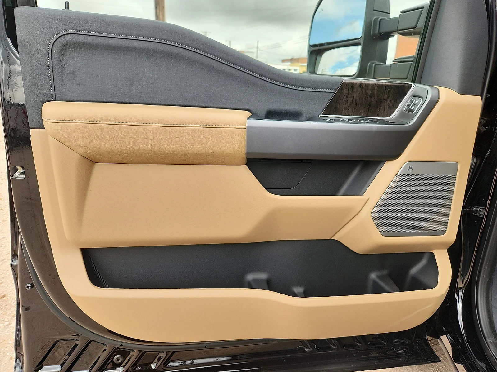 New 2026 Agate Black Metallic Ford F-250® Lariat® image 14