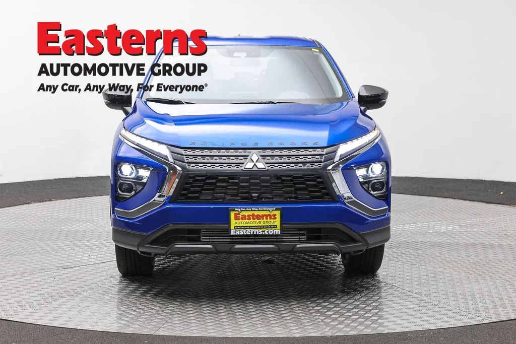 Used 2026 Blue Mitsubishi LE image 2