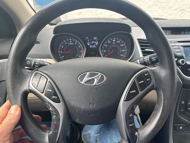 Used 2014 Red Hyundai SE image 16