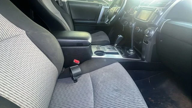 Used 2017 White Toyota SR5 image 12