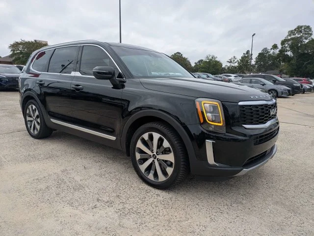 Used 2022 Black Kia EX image 2