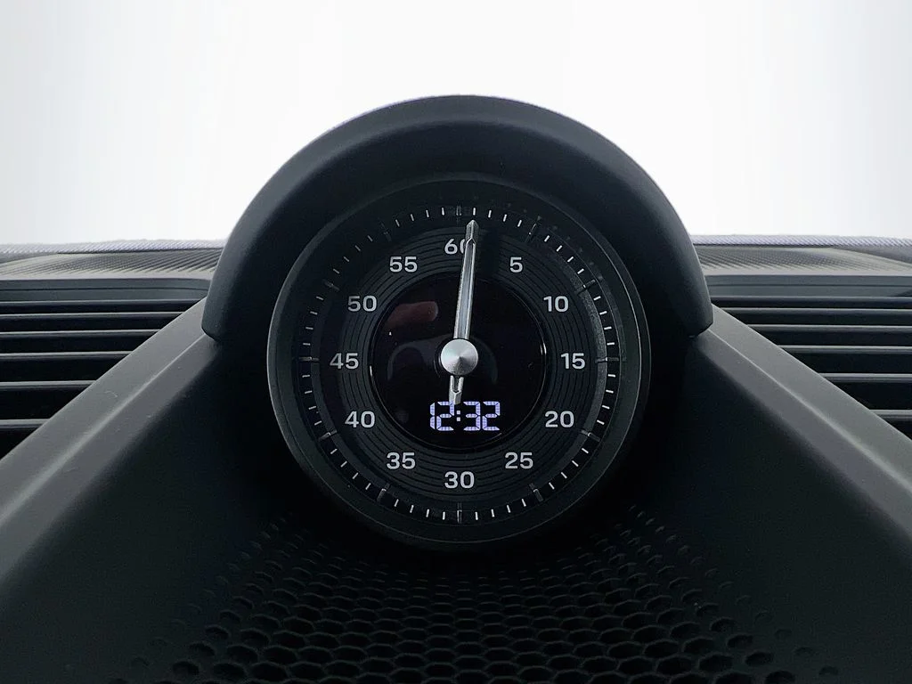 2025 Porsche Panamera 4 E-Hybrid - Photo 35