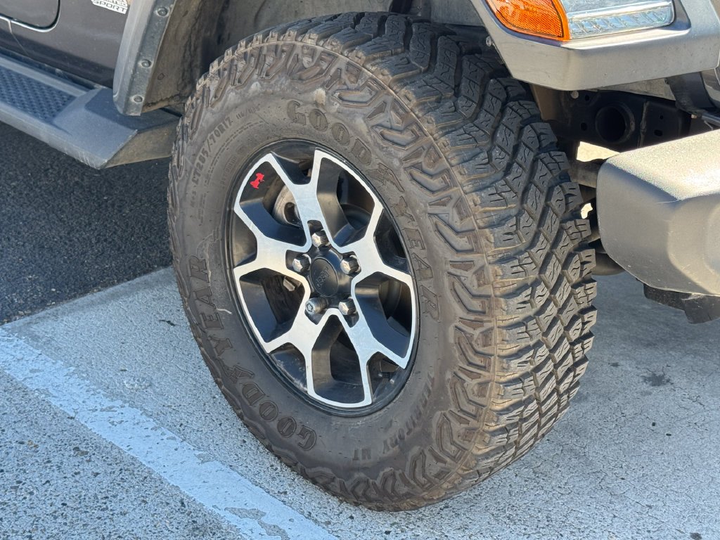 Used 2018 Crystal Metallic Jeep Unlimited Sport S image 2