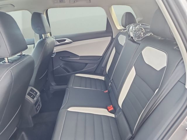 2026 Volkswagen Taos SEL - Photo 18