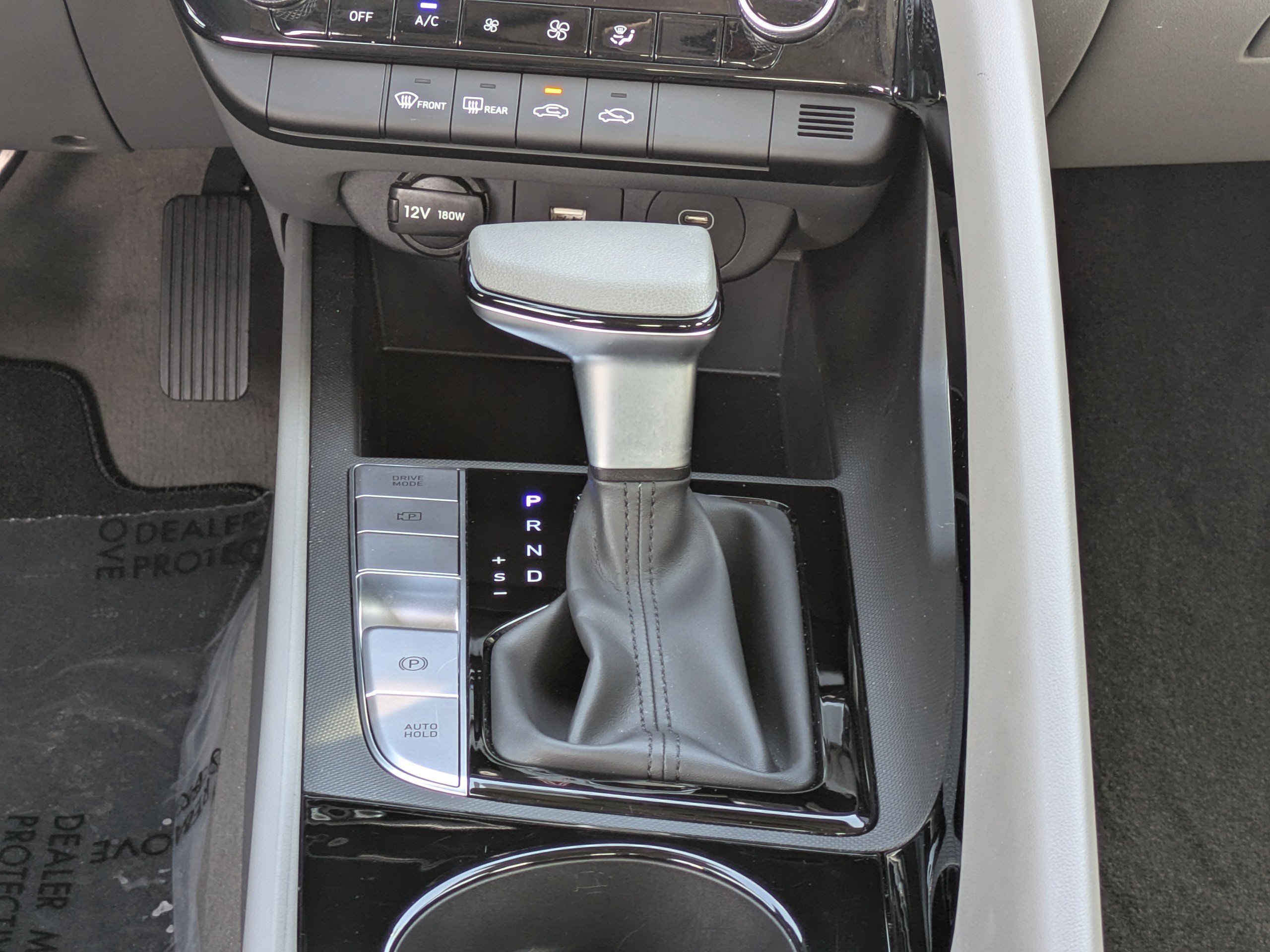 2024 Hyundai Elantra Blue - Photo 17