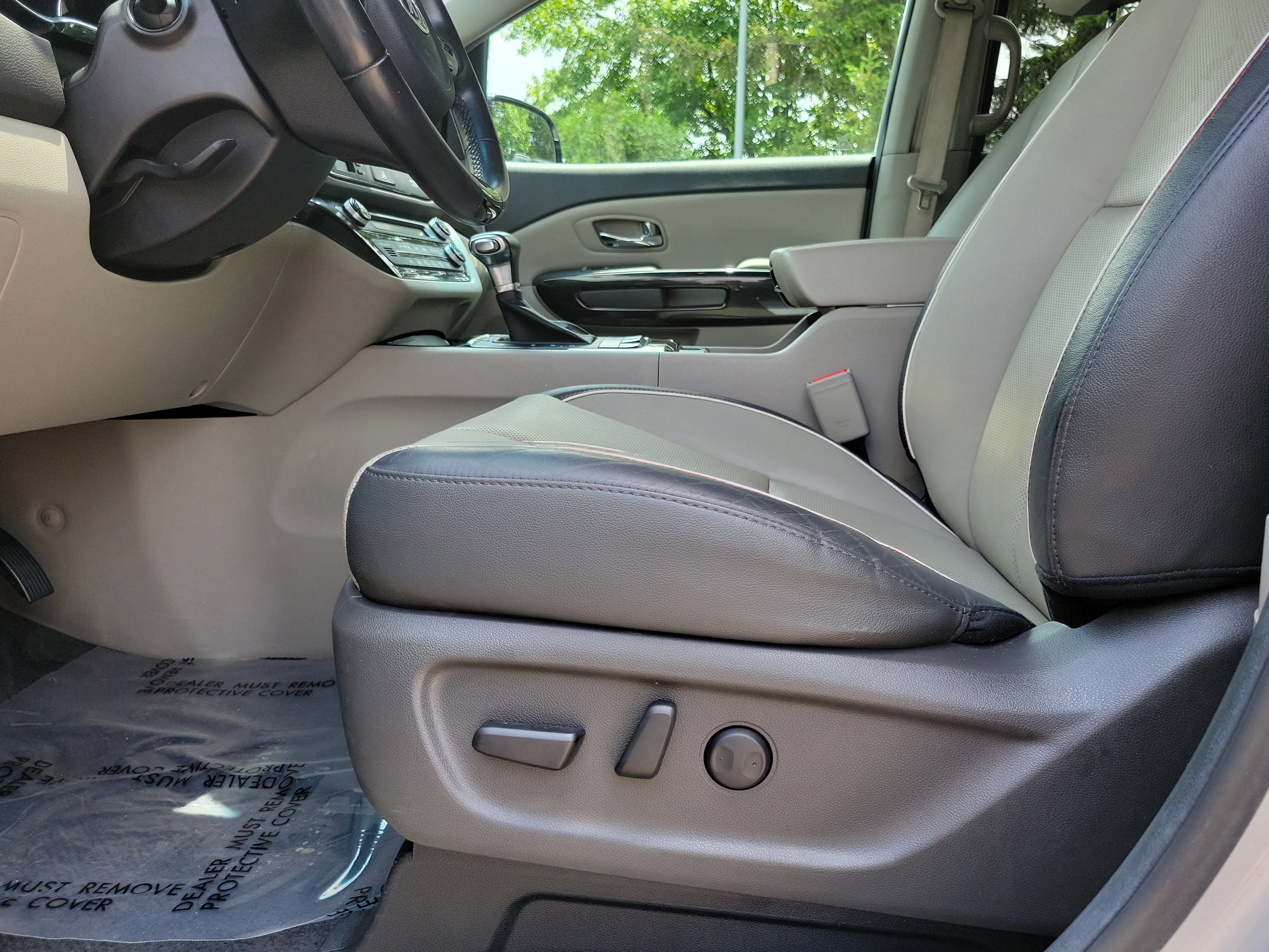 Used 2017 Bright Silver Kia EX image 16