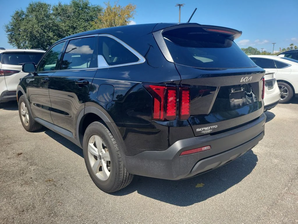 Used 2023 Black Kia LX image 3