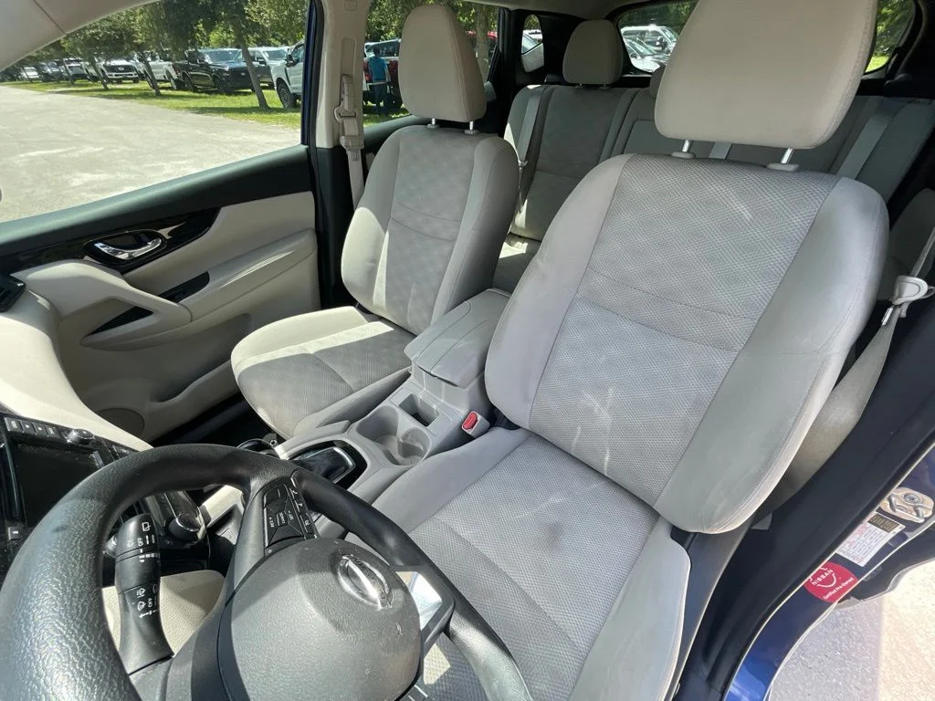 Used 2019 Caspian Blue Nissan SV image 10