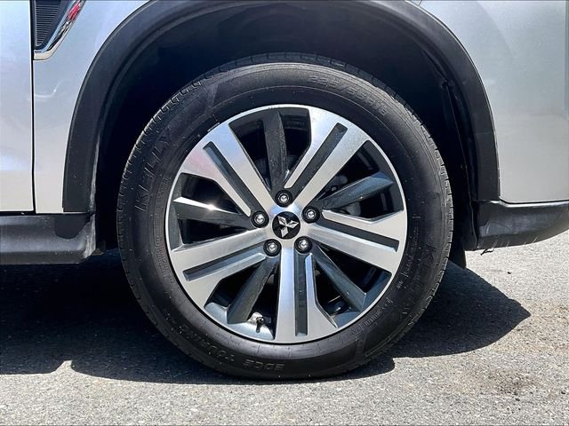 Used 2024 Silver Mitsubishi 2.0 SE image 9