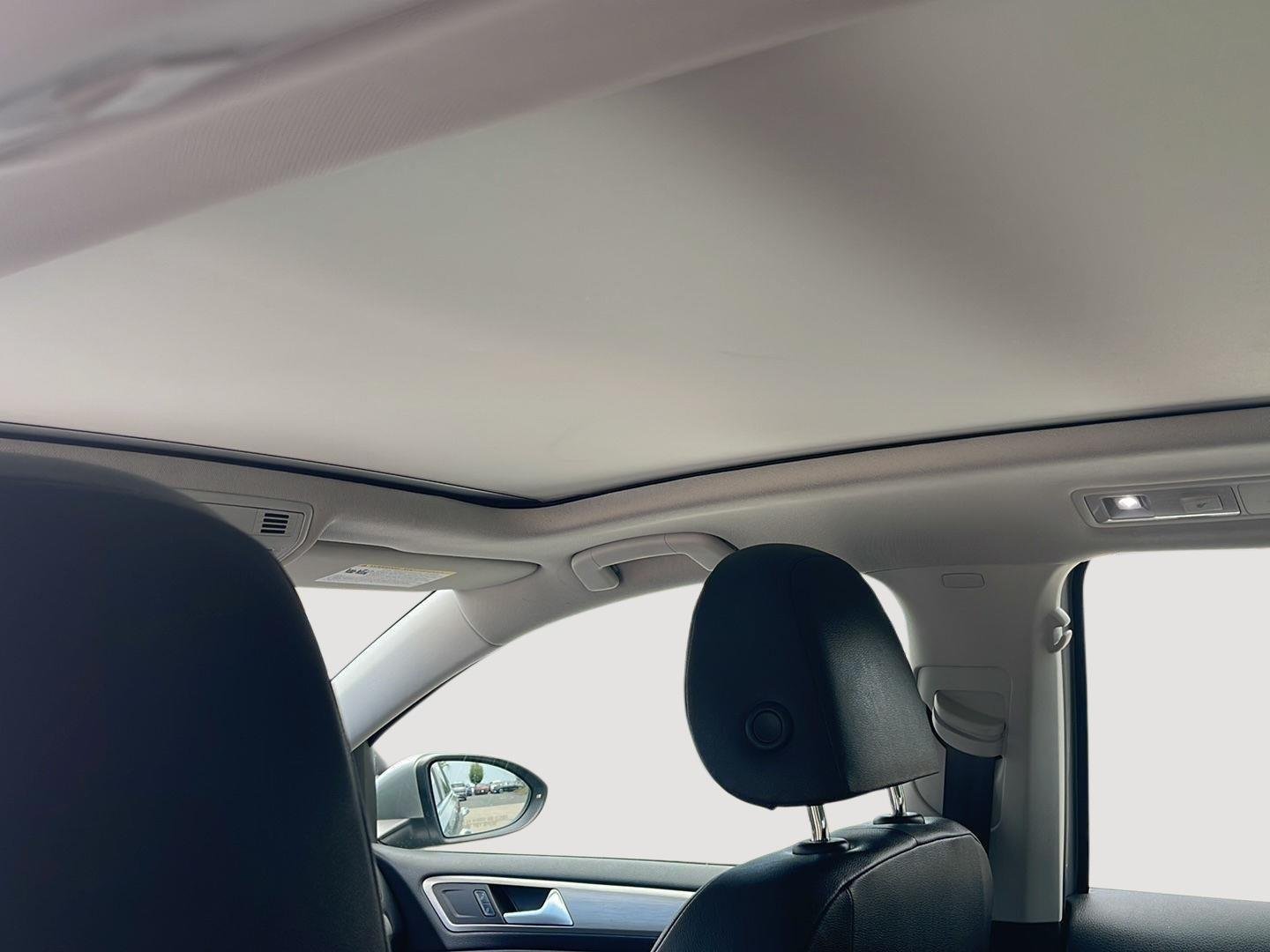 2015 Volkswagen Golf SportWagen TDI SE - Photo 13