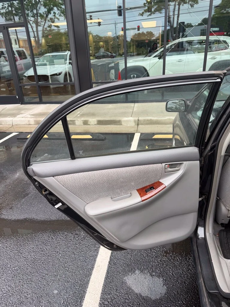Used 2003 Black Toyota LE image 14