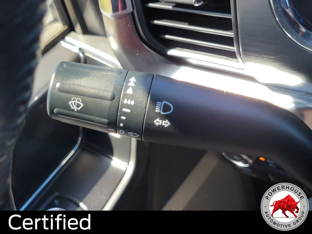Used 2022 White Ford Lariat image 31
