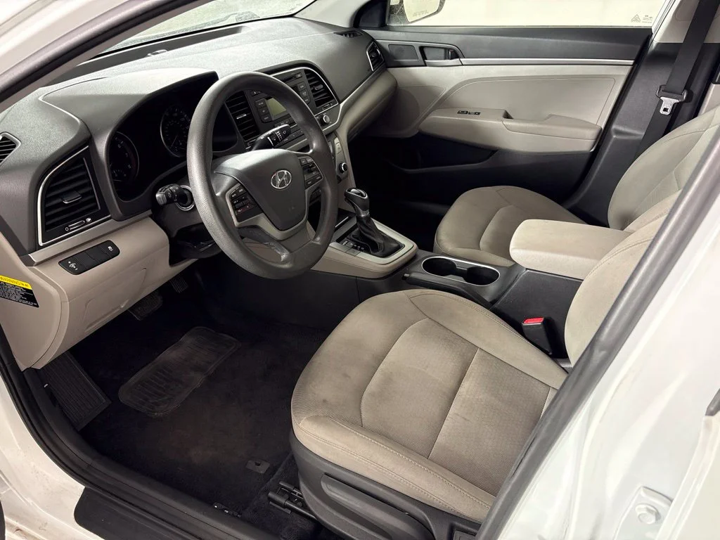 Used 2017 White Hyundai SE image 23