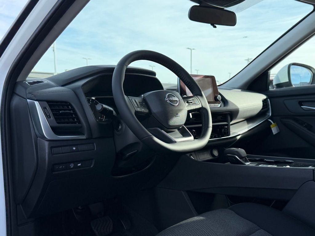 New 2026 Everest White Pearl TriCoat Nissan SV image 10